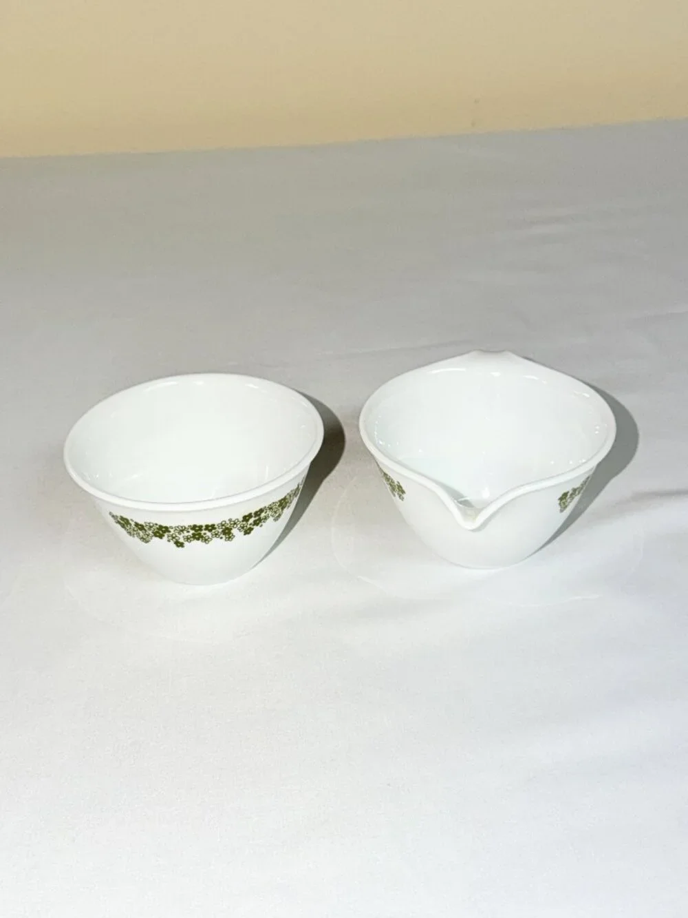 Corelle Crazy Daisy Creamer Hook Handle + Sugar Bowl Vintage Green Floral Vtg - Picture 4 of 7